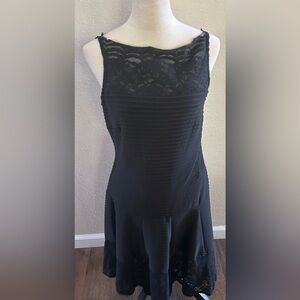 Julian Taylor Elegant Black Lace accent flared sleeveless midi dress size 10 NWT